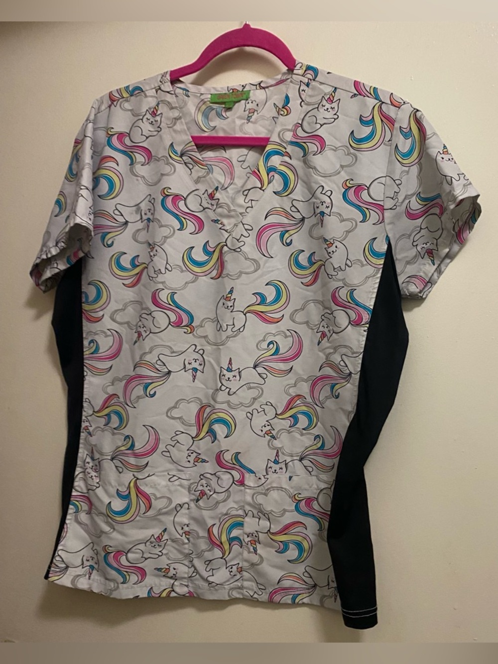 Green Town Womens Scrubs Scrub Top Shirt M Medium 44” Cat Caticorn Rainbows